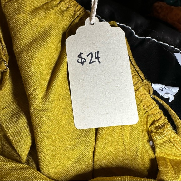 NWT Hem & Thread Mustard Yellow V Neck Scalloped Cami Tank size Small - Picture 9 of 9